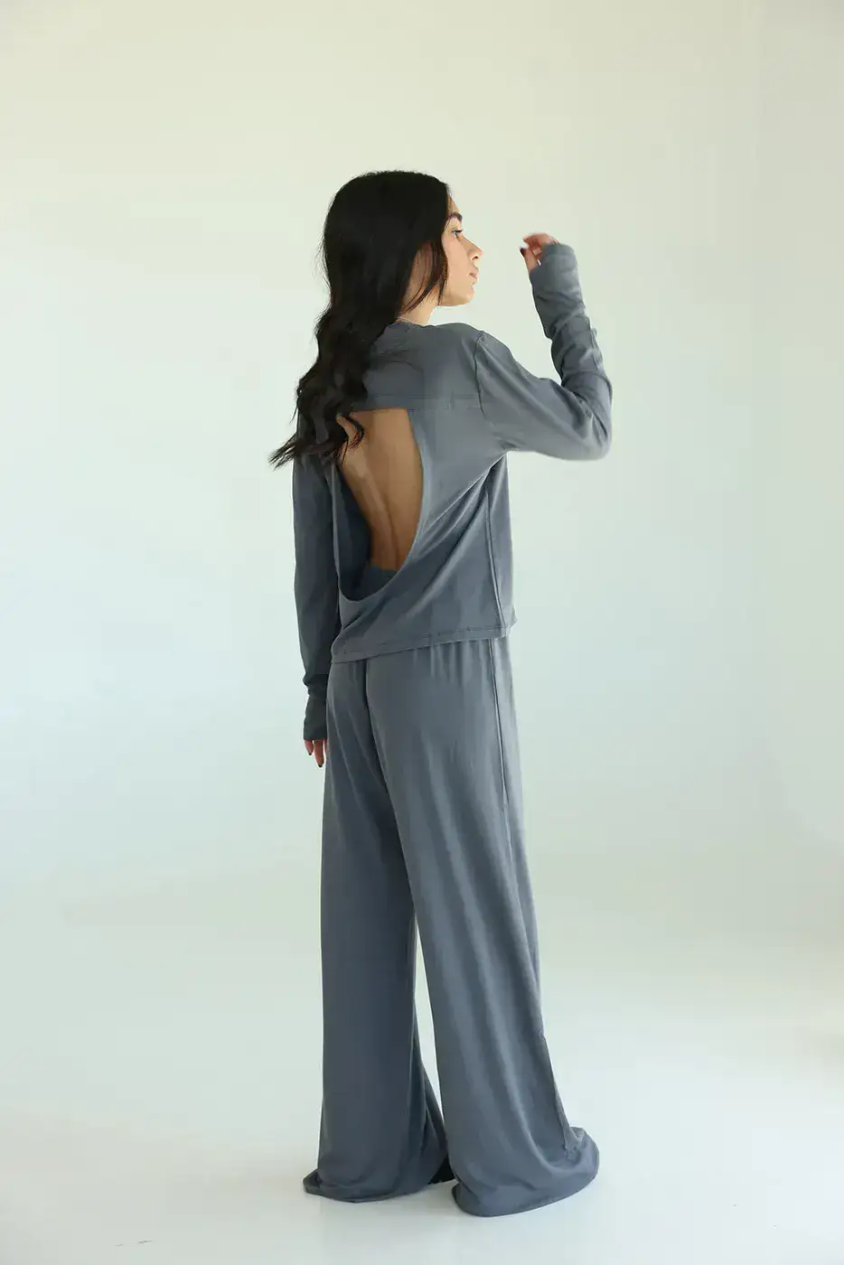 חליפת אוברסייז צבע אפור