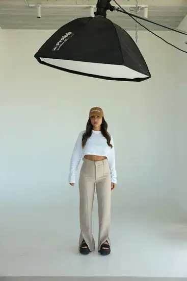 מכנס גבוה עם שסעים בז'